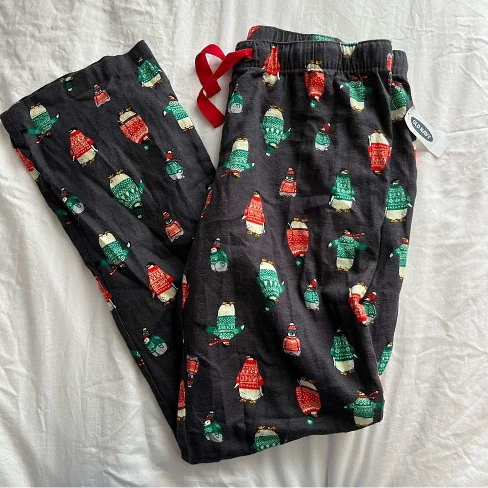 Brand new Old Navy penguin holiday pajama pants